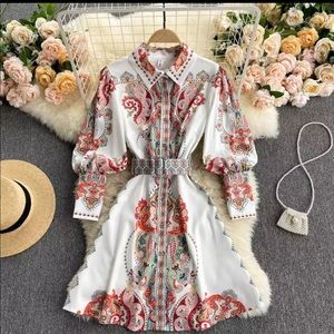 Beautiful midi dress with belt - Large